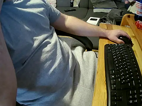 Snapshot of anonymus9006 chatting on January 2025 10:00:02 AM anonymus9006 online show from January 2025 10:00:02 AM