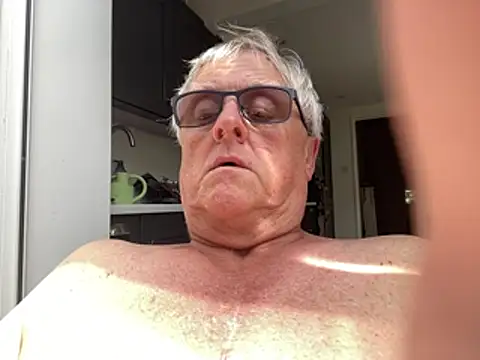 Snapshot of bigbadjon69 chatting on July 2026 01:06:01 PM bigbadjon69 online show from July 2026 01:06:01 PM