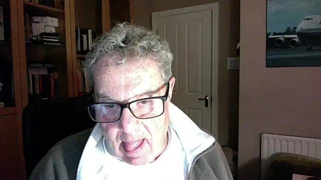 Snapshot of Oldpistolpete chatting on January 2025 08:27:01 PM Oldpistolpete online show from January 2025 08:27:01 PM