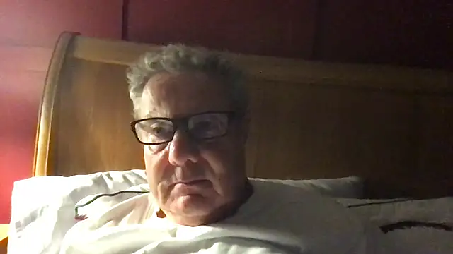 Snapshot of Oldpistolpete chatting on October 2025 11:25:02 PM Oldpistolpete online show from October 2025 11:25:02 PM