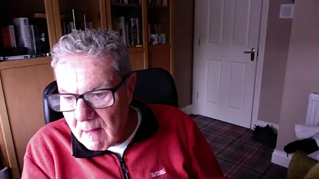 Snapshot of Oldpistolpete chatting on October 2025 12:06:02 PM Oldpistolpete online show from October 2025 12:06:02 PM