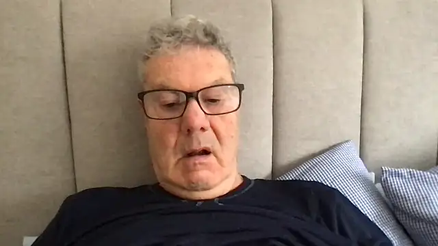 Snapshot of Oldpistolpete chatting on November 2025 10:04:02 AM Oldpistolpete online show from November 2025 10:04:02 AM