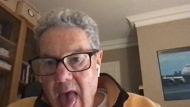 Snapshot of Oldpistolpete chatting on November 2025 05:57:01 PM Oldpistolpete online show from November 2025 05:57:01 PM