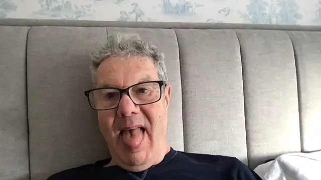 Snapshot of Oldpistolpete chatting on November 2025 09:58:01 AM Oldpistolpete online show from November 2025 09:58:01 AM