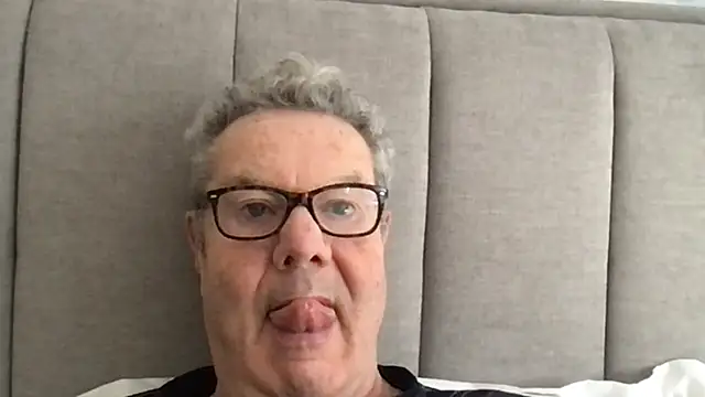 Snapshot of Oldpistolpete chatting on November 2025 09:31:02 AM Oldpistolpete online show from November 2025 09:31:02 AM