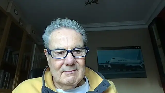 Snapshot of Oldpistolpete chatting on November 2025 10:29:01 AM Oldpistolpete online show from November 2025 10:29:01 AM