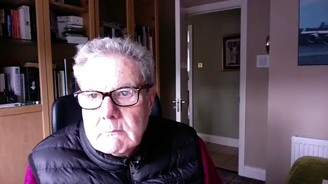 Snapshot of Oldpistolpete chatting on November 2025 02:43:02 PM Oldpistolpete online show from November 2025 02:43:02 PM