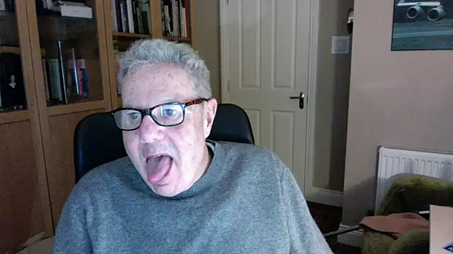 Snapshot of Oldpistolpete chatting on December 2025 07:00:01 PM Oldpistolpete online show from December 2025 07:00:01 PM