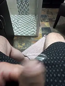 Snapshot of anellov chatting on November 2025 01:50:02 AM anellov online show from November 2025 01:50:02 AM