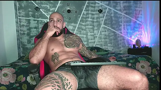 Snapshot of leonidas_18k chatting on November 2025 01:16:02 AM leonidas 18k online show from November 2025 01:16:02 AM