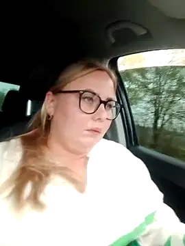 Snapshot of Robyn_Lea chatting on November 2025 12:38:01 PM Robyn Lea online show from November 2025 12:38:01 PM