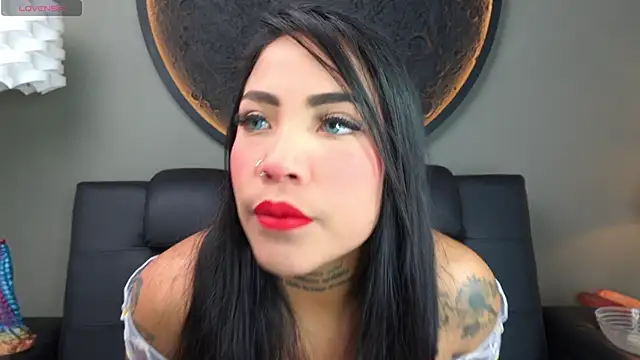 Snapshot of miss_vaiolette chatting on November 2025 11:11:01 AM miss vaiolette online show from November 2025 11:11:01 AM