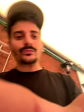 Snapshot of mrtnivnn chatting on November 2025 09:50:02 PM mrtnivnn online show from November 2025 09:50:02 PM