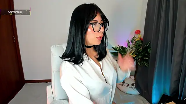 Silvanna-Moree online show from April 2026 01:49:01 PM