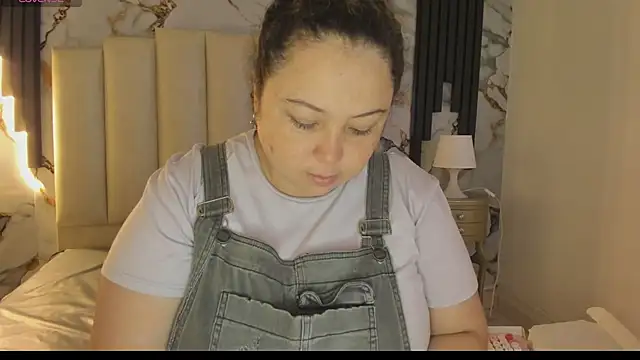 Snapshot of mollieblue69 chatting on April 2026 12:47:01 PM mollieblue69 online show from April 2026 12:47:01 PM