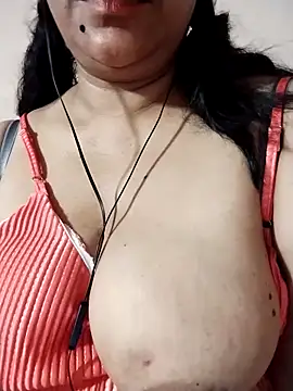 Snapshot of tharu_sweet chatting on April 2026 06:06:01 PM tharu sweet online show from April 2026 06:06:01 PM