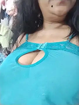 Snapshot of tharu_sweet chatting on May 2026 01:18:01 PM tharu sweet online show from May 2026 01:18:01 PM