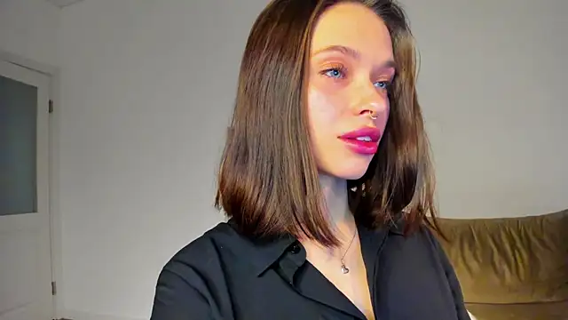 Kossie  online show from November 2025 08:30:01 PM