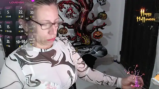 Chayla Ruiz online show from November 2025 09:11:02 AM