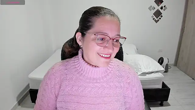 Snapshot of alejandra_milf_ chatting on February 2025 09:08:02 PM alejandra milf online show from February 2025 09:08:02 PM