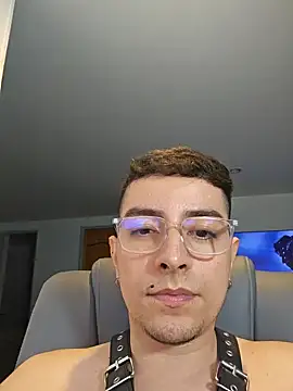 Jhoan saenz online show from September 2025 03:43:01 AM