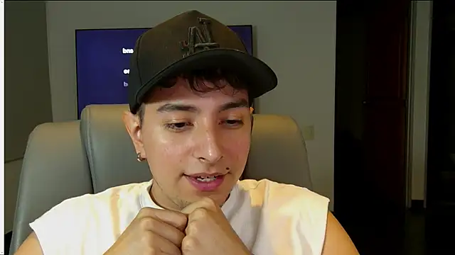 Jhoan saenz online show from October 2025 12:19:01 AM