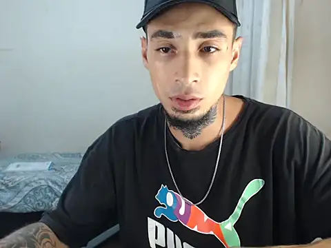 emiliano hottt online show from January 2025 11:39:01 PM