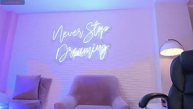 Snapshot of JadeEvansX chatting on January 2025 11:58:01 PM JadeEvansX online show from January 2025 11:58:01 PM