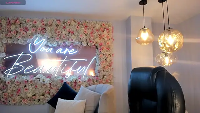 Snapshot of JadeEvansX chatting on November 2025 11:27:02 AM JadeEvansX online show from November 2025 11:27:02 AM