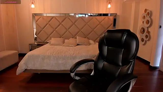 MaryLewis  online show from February 2026 12:47:02 PM