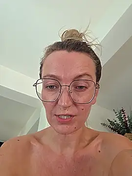 MissMialicious online show from August 2026 10:29:01 AM