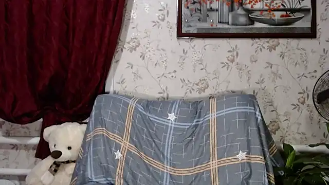 Snapshot of EmilyDoth chatting on December 2024 09:26:01 PM EmilyDoth online show from December 2024 09:26:01 PM