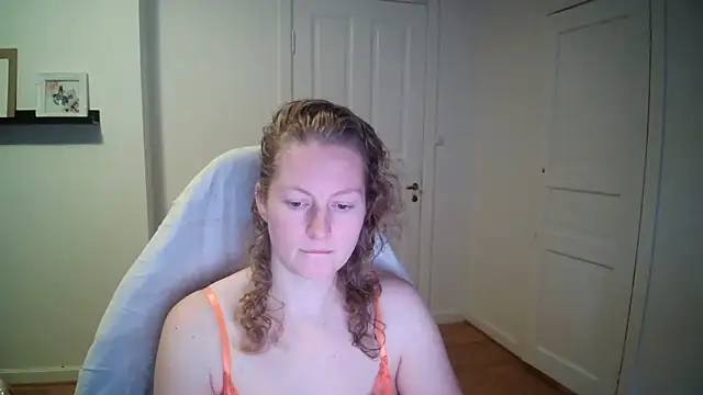 Snapshot of Girlnina-1995 chatting on November 2025 09:32:02 AM Girlnina-1995 online show from November 2025 09:32:02 AM