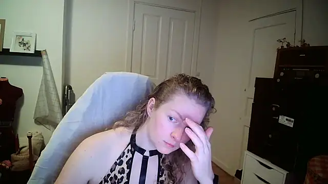 Snapshot of Girlnina-1995 chatting on December 2025 07:12:01 AM Girlnina-1995 online show from December 2025 07:12:01 AM