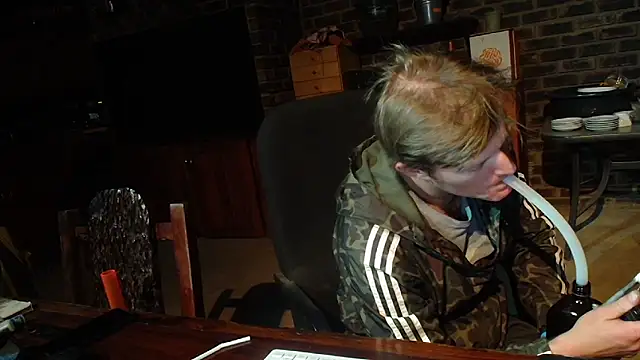 Snapshot of the-billy-blue chatting on May 2026 07:30:02 PM the-billy-blue online show from May 2026 07:30:02 PM