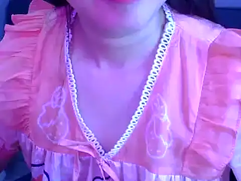 Snapshot of Bee_2k chatting on June 2026 04:23:01 AM Bee 2k online show from June 2026 04:23:01 AM
