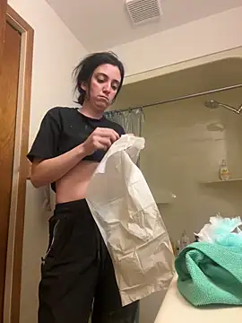 Snapshot of XXlolaXX chatting on December 2024 09:05:01 PM XXlolaXX online show from December 2024 09:05:01 PM