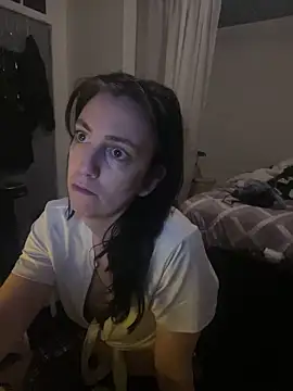 Snapshot of XXlolaXX chatting on February 2025 03:31:01 AM XXlolaXX online show from February 2025 03:31:01 AM