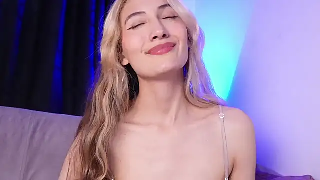 Snapshot of lola_vlad chatting on January 2025 10:40:01 PM lola vlad online show from January 2025 10:40:01 PM