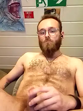 Snapshot of Dust420 chatting on February 2025 03:32:01 AM Dust420 online show from February 2025 03:32:01 AM