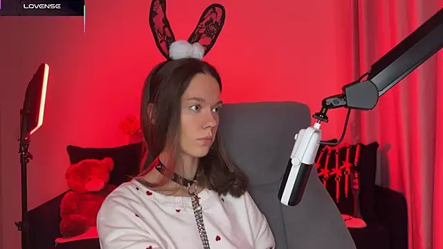 Snapshot of DivineBite chatting on October 2025 03:14:02 PM DivineBite online show from October 2025 03:14:02 PM