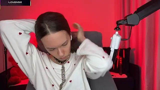 Snapshot of DivineBite chatting on November 2025 03:36:01 PM DivineBite online show from November 2025 03:36:01 PM