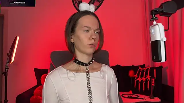 Snapshot of DivineBite chatting on November 2025 03:36:02 PM DivineBite online show from November 2025 03:36:02 PM