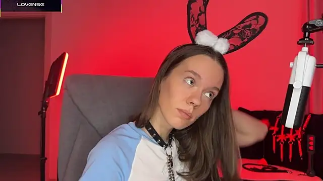 Snapshot of DivineBite chatting on November 2025 03:55:01 PM DivineBite online show from November 2025 03:55:01 PM