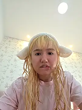 Snapshot of Pinkie_Princes chatting on December 2025 08:58:01 PM Pinkie Princes online show from December 2025 08:58:01 PM