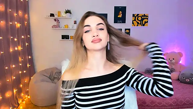 aPieceOfJoy online show from December 2024 09:20:02 PM