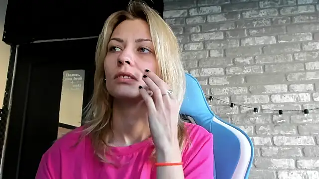 karo123421 online show from November 2025 08:13:02 AM