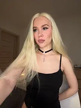 Snapshot of xDinnax chatting on November 2025 08:20:02 PM xDinnax online show from November 2025 08:20:02 PM