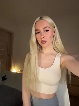 Snapshot of xDinnax chatting on November 2025 04:23:02 AM xDinnax online show from November 2025 04:23:02 AM