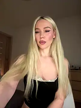 Snapshot of xDinnax chatting on December 2025 04:45:02 PM xDinnax online show from December 2025 04:45:02 PM